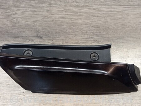 ФОТО Накладка декоративна ляди кришки багажника права Універсал для Renault Clio Киев