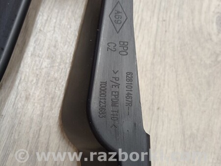 ФОТО Нова оригінальна Кронштейн кріплення направляюча решітки переднього для Renault Clio Киев