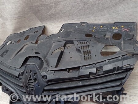 ФОТО Решетка радиатора бампера переднего для Renault Clio Киев