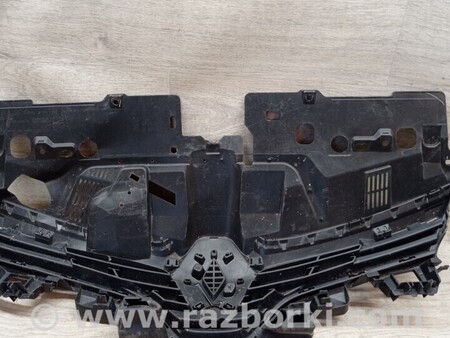 ФОТО Решетка радиатора бампера переднего для Renault Clio Киев