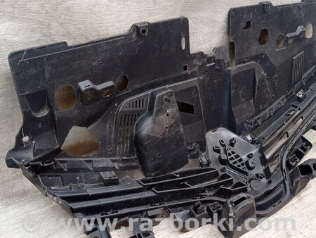 ФОТО Решетка радиатора бампера переднего для Renault Clio Киев