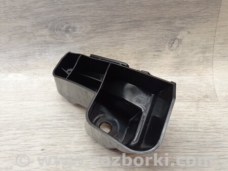 ФОТО Кронштейн кріплення заднього бампера лівий під ліхтар для Toyota Corolla (все года выпуска) Киев