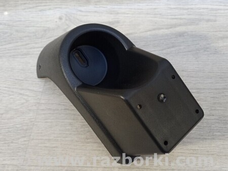 ФОТО Подло14 кронштейн кріпленяя підлокотника центральної консолі для Opel Corsa (все модели) Київ