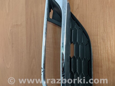 ФОТО Решетка Туманки бампера переднего правая для Honda CR-V Киев