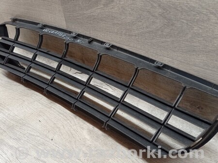 ФОТО Решетка радиатора бампера переднего центральная для Volkswagen Crafter Киев