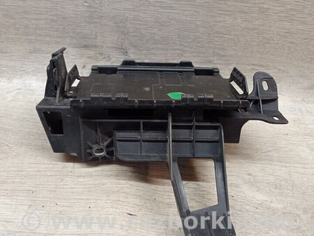 ФОТО Кронштейн кріплення направляюча блоку управління двигуном для Chevrolet Cruze J300 (2008-2016) Киев