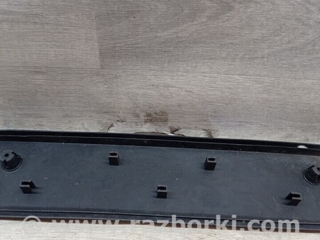 ФОТО Молдинг листва накладка двері дверки передній правий для Iveco Daily Киев