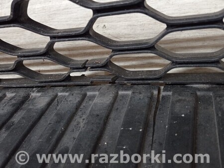 ФОТО Решетка радиатора бампера переднего центральная для Iveco Daily Киев