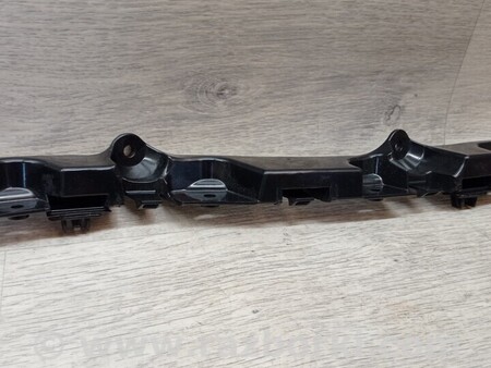 ФОТО Кронштейн кріплення направляюча заднього бампера лівий для Dacia Duster Киев