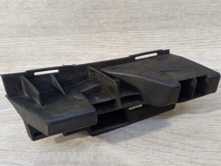 ФОТО Крепление Направляющая Кронштейн бампера переднего левый для Mercedes-Benz E-Class Киев