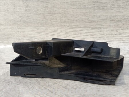 ФОТО Крепление Направляющая Кронштейн бампера переднего левый для Mercedes-Benz E-Class Киев