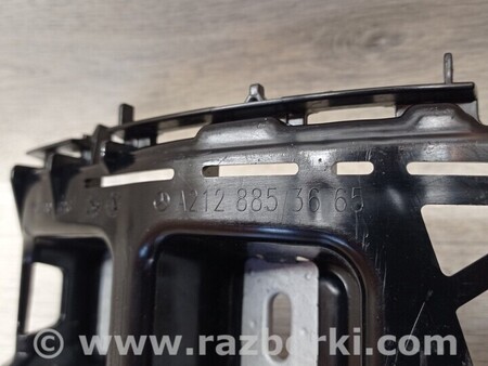 ФОТО Кронштейн кріплення направляюча заднього бампера правий для Mercedes-Benz E-Class Киев