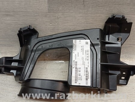 ФОТО Кронштейн кріплення направляюча труби вихлопної для Mercedes-Benz E-Class Киев