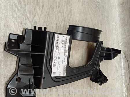 ФОТО Кронштейн кріплення направляюча труби вихлопної для Mercedes-Benz E-Class Киев