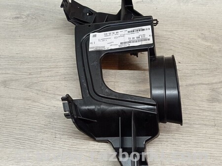 ФОТО Кронштейн кріплення направляюча труби вихлопної для Mercedes-Benz E-Class Киев