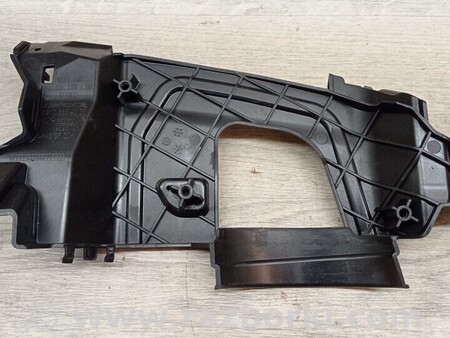 ФОТО Кронштейн кріплення направляюча труби вихлопної для Mercedes-Benz E-Class Киев