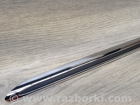 ФОТО Молдинг решетки радиатора левий для Mercedes-Benz E-Class Киев