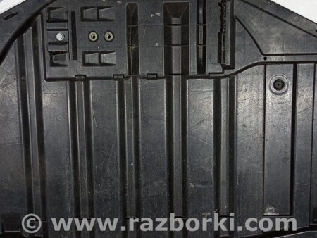 ФОТО Накладка кузова усередині для Mercedes-Benz E-Class Киев