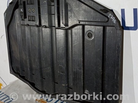 ФОТО Накладка кузова усередині для Mercedes-Benz E-Class Киев