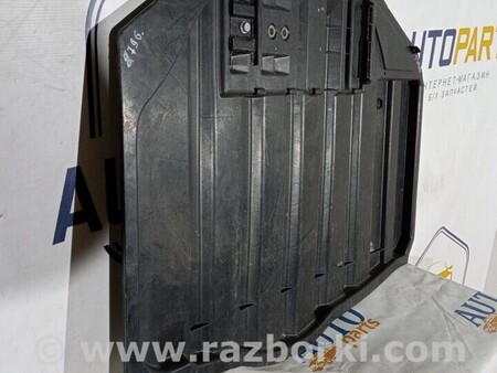 ФОТО Накладка кузова усередині для Mercedes-Benz E-Class Киев