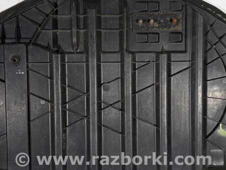 ФОТО Накладка кузова усередині для Mercedes-Benz E-Class Киев