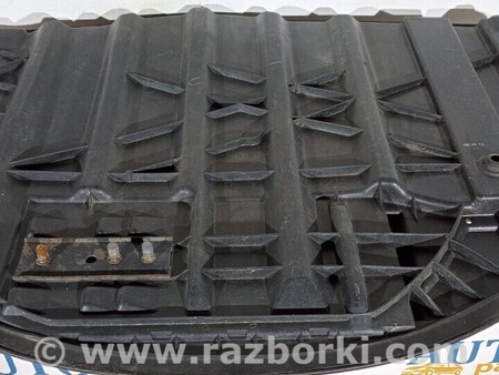 ФОТО Накладка кузова усередині для Mercedes-Benz E-Class Киев