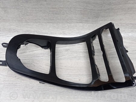 ФОТО Накладка Торпедо консоли Центральной для Mercedes-Benz E-Class Киев