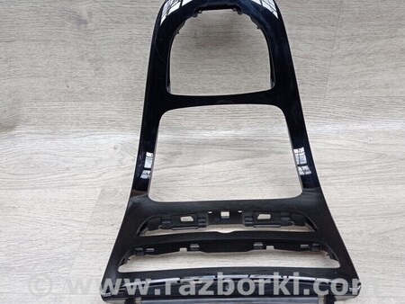 ФОТО Накладка Торпедо консоли Центральной для Mercedes-Benz E-Class Киев