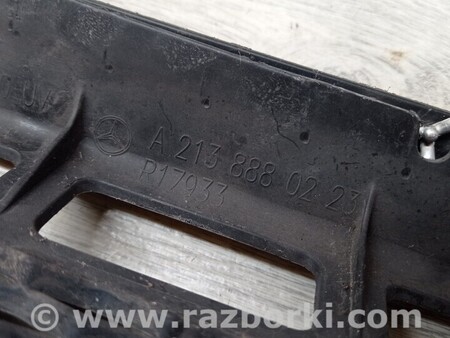 ФОТО Решетка радиатора бампера переднего центральная для Mercedes-Benz E-Class Киев