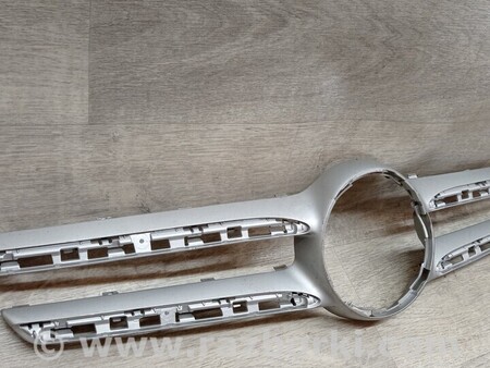 ФОТО Решетка радиатора бампера переднего центральная для Mercedes-Benz E-Class Киев