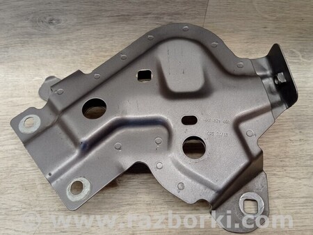 ФОТО Кронштейн кріплення направляюча крила передній правий для Audi (Ауди) E-tron 50/55/S (10.2018-...) Киев