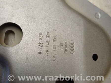 ФОТО Кронштейн кріплення направляюча крила передній правий для Audi (Ауди) E-tron 50/55/S (10.2018-...) Киев