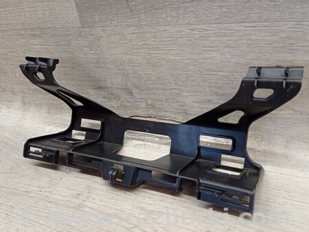 ФОТО Кронштейн кріплення направляюча заднього бампера для Mercedes-Benz EQE Киев