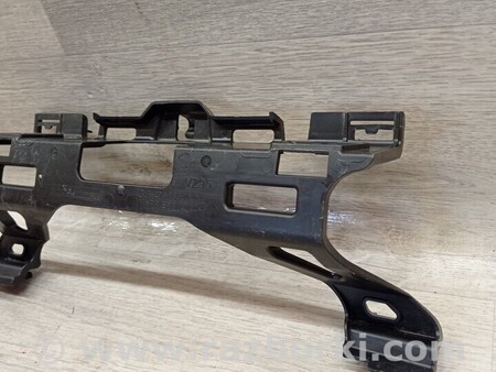 ФОТО Кронштейн кріплення направляюча заднього бампера для Mercedes-Benz EQE Киев