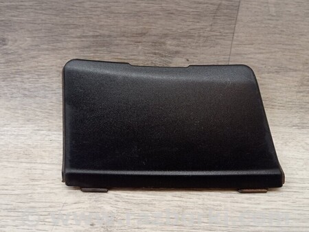 ФОТО Заглушка бампера буксировочного крюка передняя для Skoda Fabia Киев