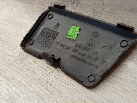 ФОТО Заглушка бампера буксировочного крюка передняя для Skoda Fabia Киев