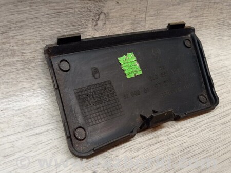 ФОТО Заглушка бампера буксировочного крюка передняя для Skoda Fabia Киев