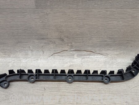 ФОТО Кронштейн кріплення башмак опора направляюча заднього бампера для Skoda Fabia Київ