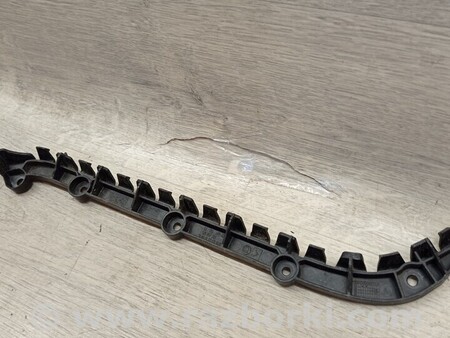 ФОТО Кронштейн кріплення башмак опора направляюча заднього бампера для Skoda Fabia Київ