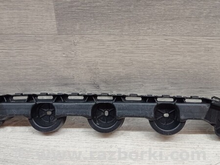 ФОТО Кронштейн кріплення направляюча заднього бампера ліва Універсал для Skoda Fabia Київ