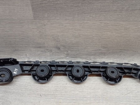 ФОТО Кронштейн кріплення направляюча заднього бампера ліва Універсал для Skoda Fabia Київ