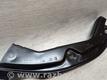 ФОТО Кронштейн кріплення направляюча передньої панелі лівий для Skoda Fabia Київ