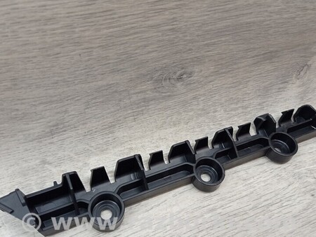 ФОТО Новий оригинальний Кронштейн кріплення направляюча заднього бампера для Skoda Fabia Київ