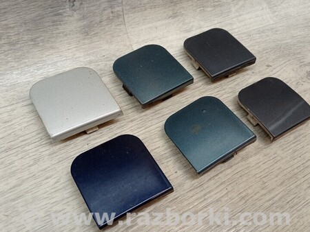 ФОТО Заглушка бампера буксировочного крюка передняя для Ford Focus 2 (08.2004 - 07.2010) Киев