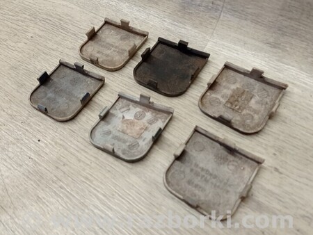 ФОТО Заглушка бампера буксировочного крюка передняя для Ford Focus 2 (08.2004 - 07.2010) Киев