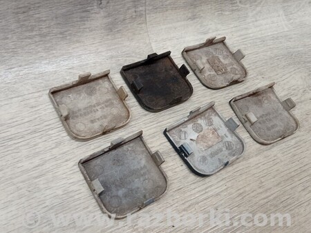 ФОТО Заглушка бампера буксировочного крюка передняя для Ford Focus 2 (08.2004 - 07.2010) Киев