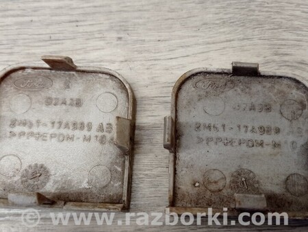 ФОТО Заглушка бампера буксировочного крюка передняя для Ford Focus 2 (08.2004 - 07.2010) Киев