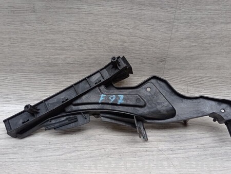 ФОТО Кронштейн дверного замка задних правих для Ford Focus 2 (08.2004 - 07.2010) Киев