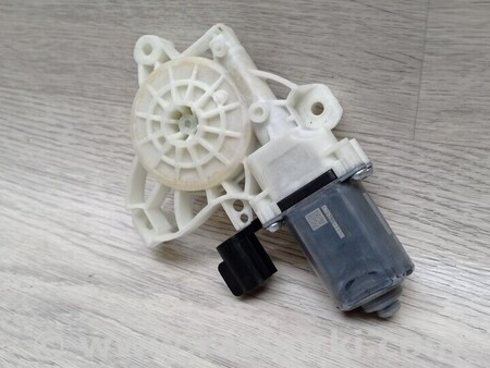 ФОТО Моторчик склопідйомника передній лівий для Ford Focus 2 (08.2004 - 07.2010) Киев