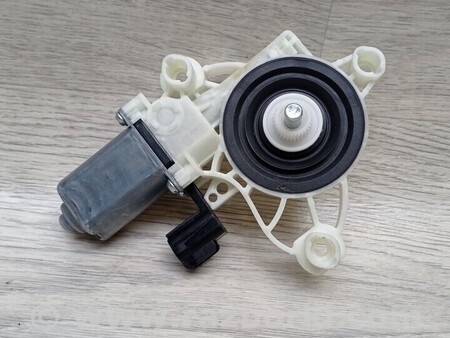 ФОТО Моторчик склопідйомника передній лівий для Ford Focus 2 (08.2004 - 07.2010) Киев